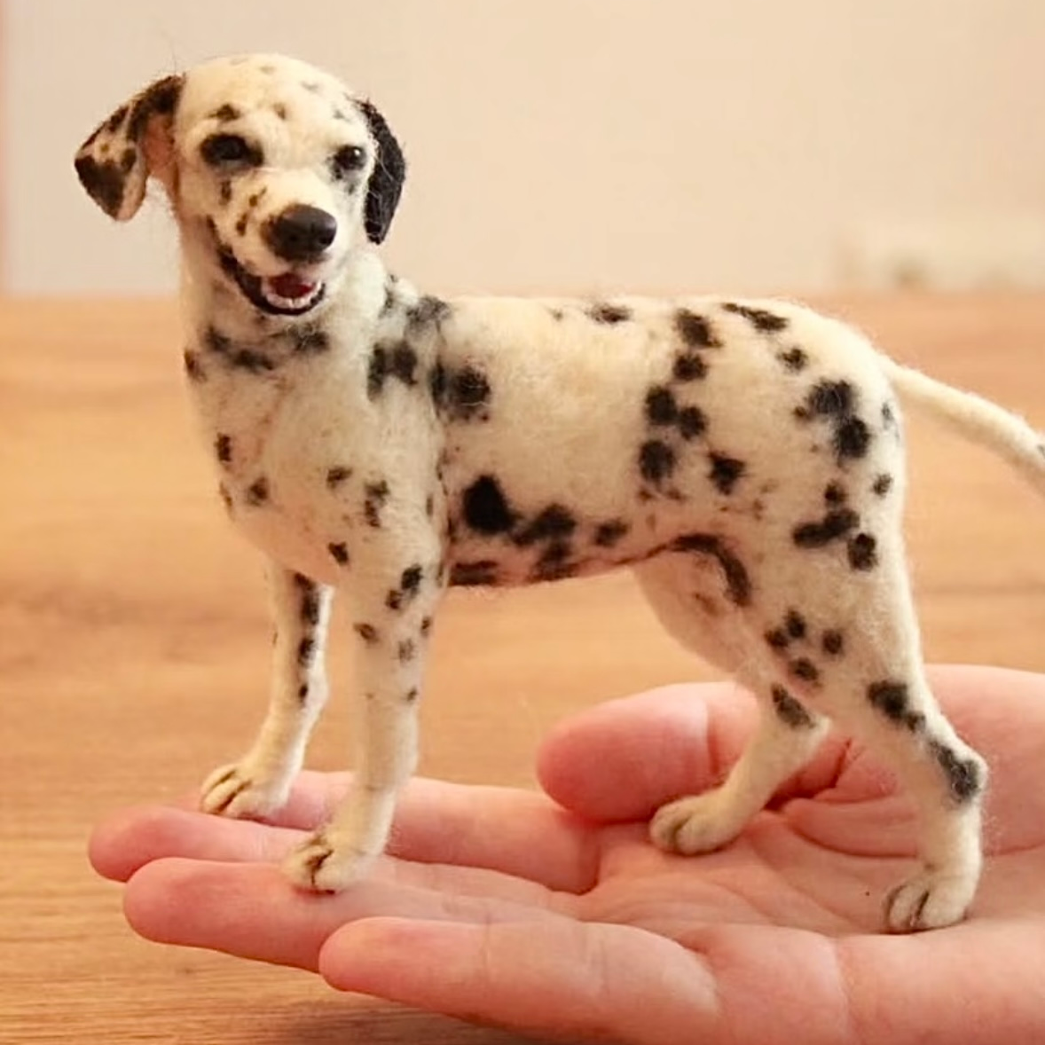 Realistic Custom Needle Felted Pet Miniature - Full-Body Dog & Cat Handcrafted Sculpture